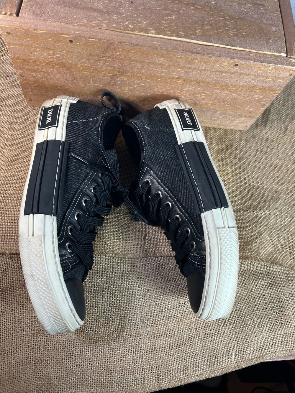 Dior B23 Black Low-Top Canvas Sneakers with White Sole - Picture 9 of 16